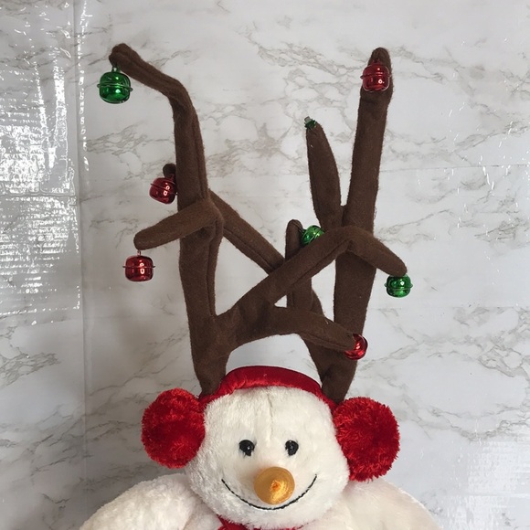 Holiday time Christmas singing snowman “let it snow” plush in box - Picture 4 of 12